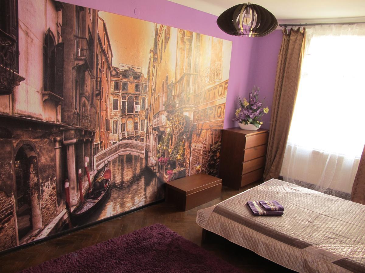 All Seasons Hostel Прага Экстерьер фото